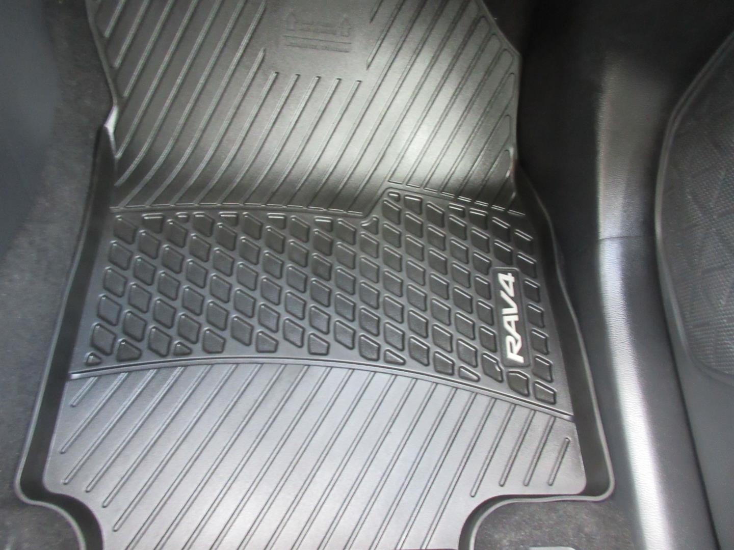 toyota RAV4 2023 - 26