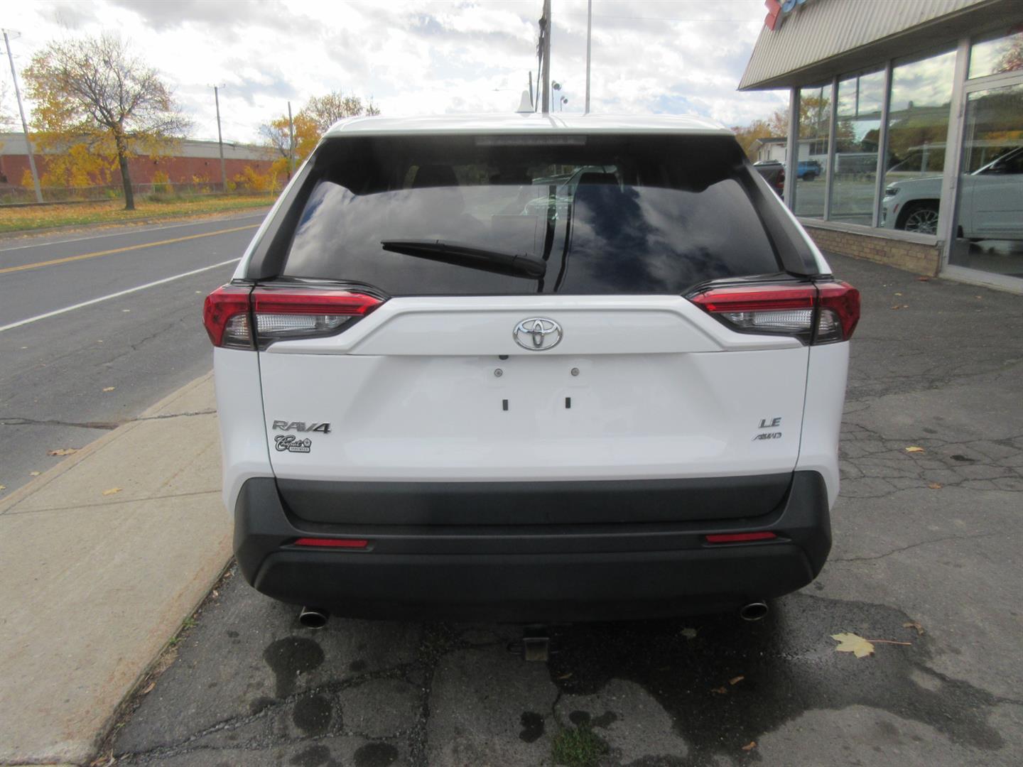 toyota RAV4 2023 - 9