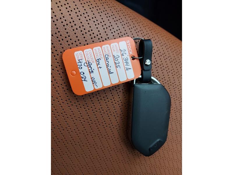 kia Carnival 2025 - 26