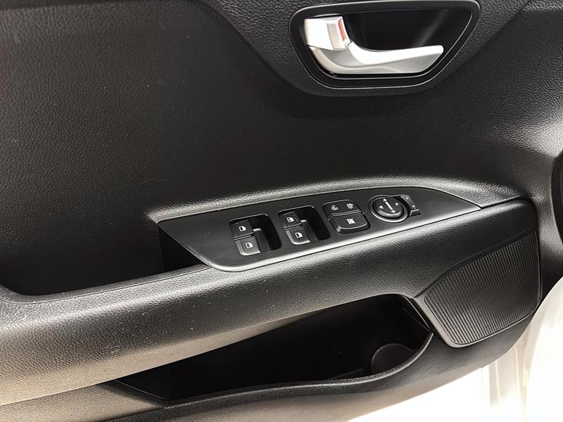 kia Rio 5-door 2022 - 9