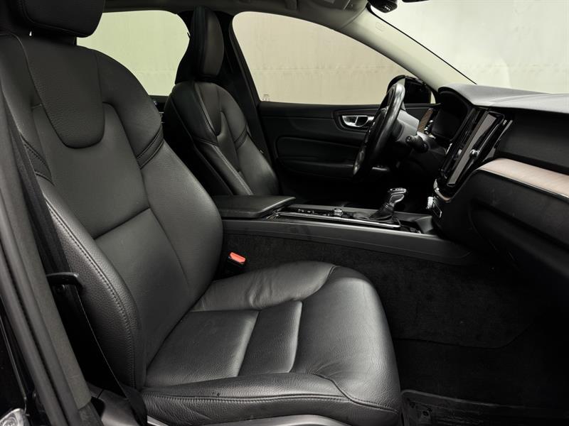 volvo XC60 2021 - 32