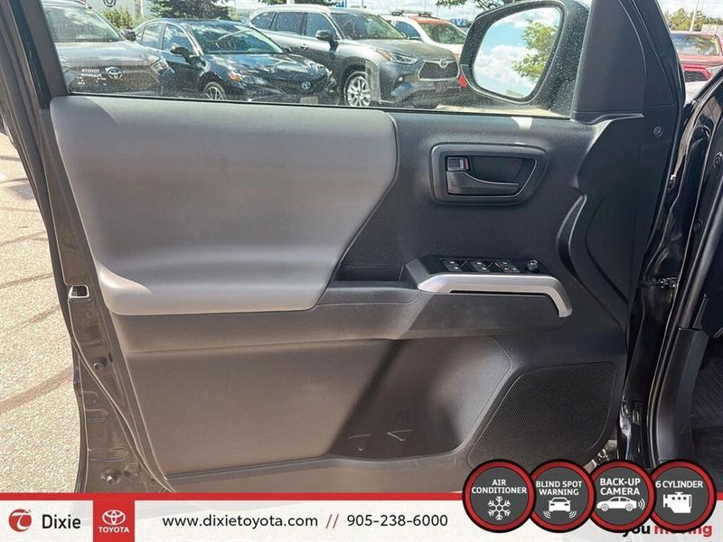 toyota Tacoma 2022 - 11