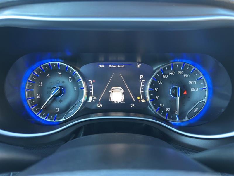 chrysler Pacifica 2017 - 12