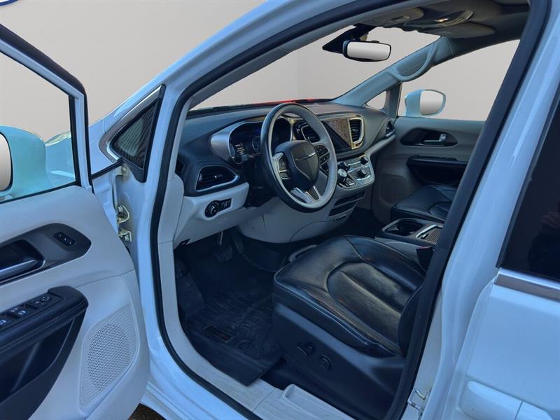 chrysler Pacifica 2017 - 13