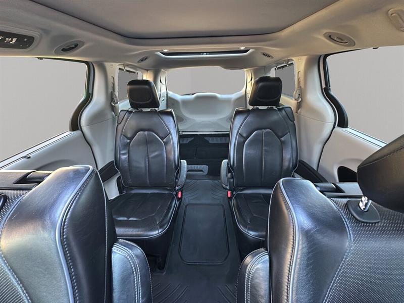 chrysler Pacifica 2017 - 23