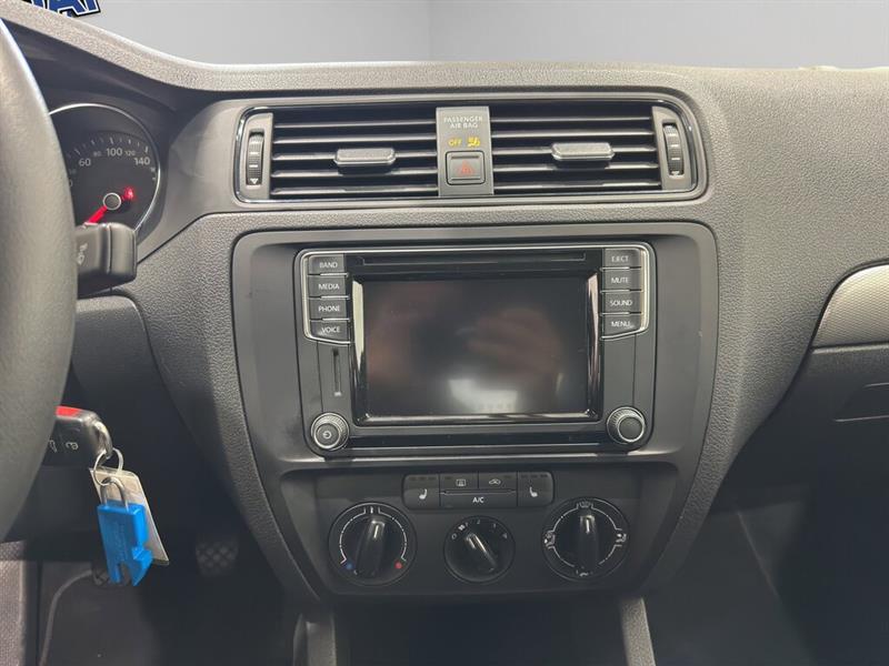 volkswagen Jetta Sedan 2017 - 16