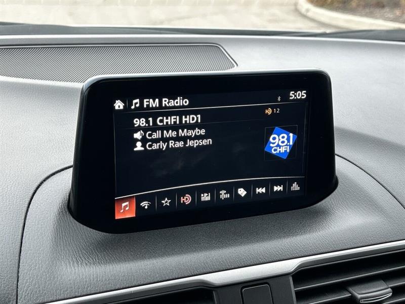 mazda Mazda3 2018 - 24