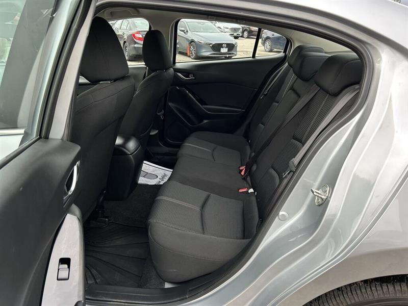 mazda Mazda3 2018 - 30