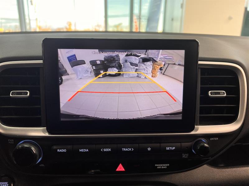 hyundai Venue 2022 - 25