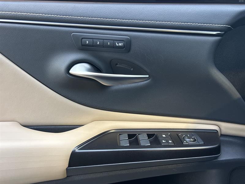 lexus ES 300h 2019 - 15