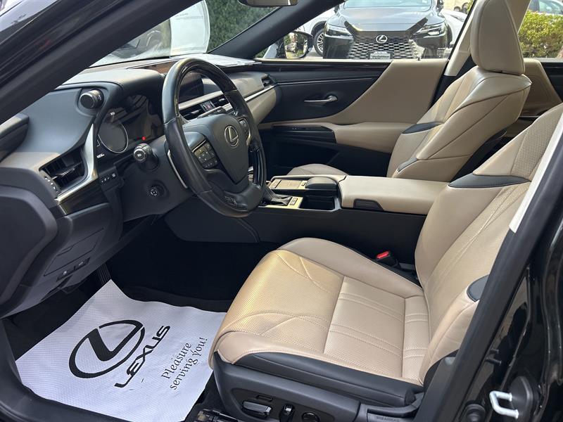 lexus ES 300h 2019 - 16