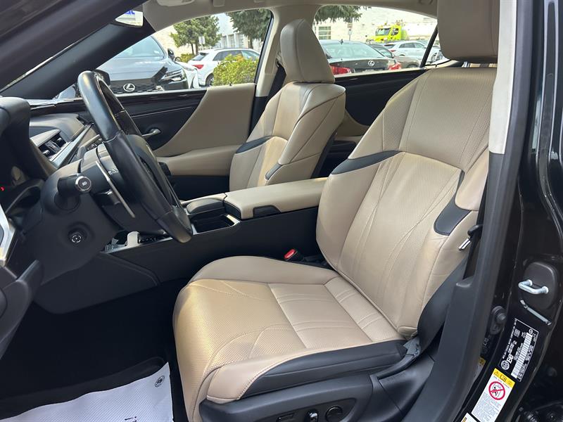 lexus ES 300h 2019 - 17