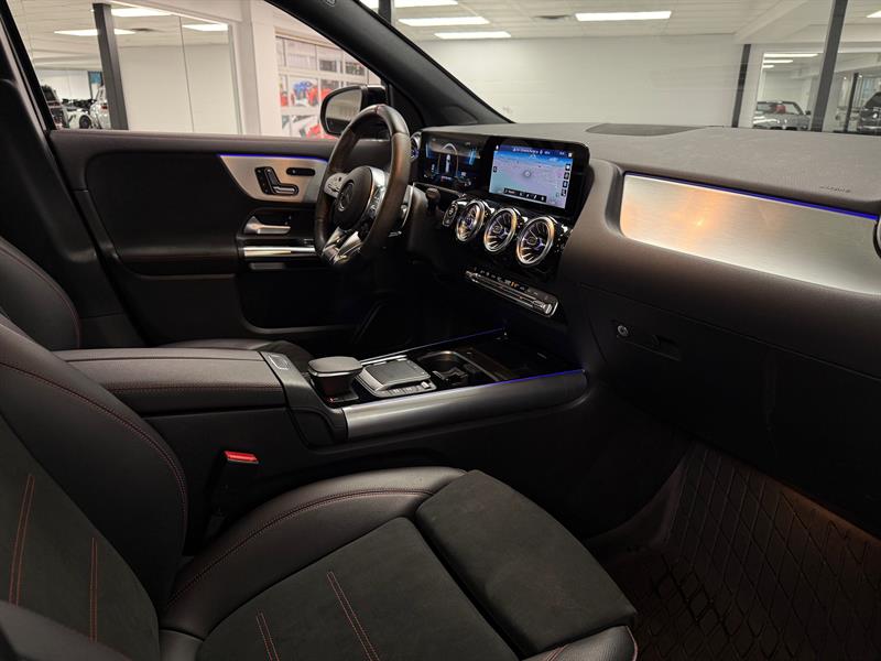 mercedes-benz AMG GLA 35 2022 - 16