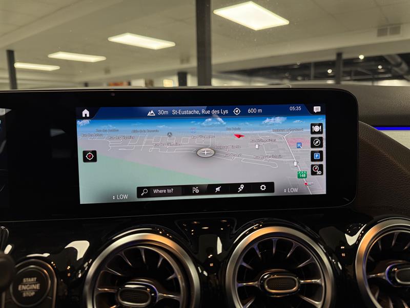 mercedes-benz AMG GLA 35 2022 - 21