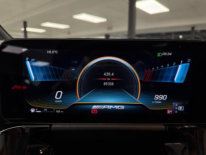 mercedes-benz AMG GLA 35 2022 - 31