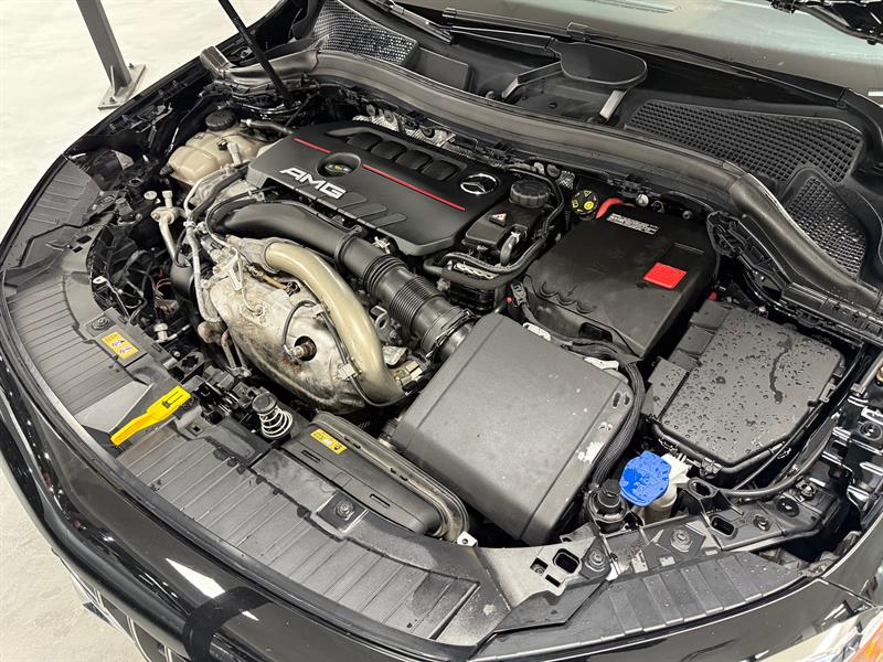 mercedes-benz AMG GLA 35 2022 - 32