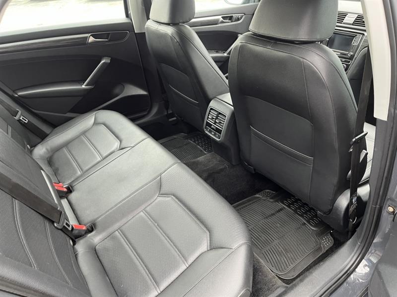 volkswagen Passat 2018 - 16