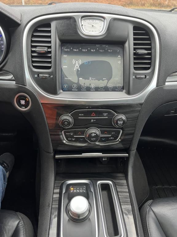 chrysler 300 2017 - 24