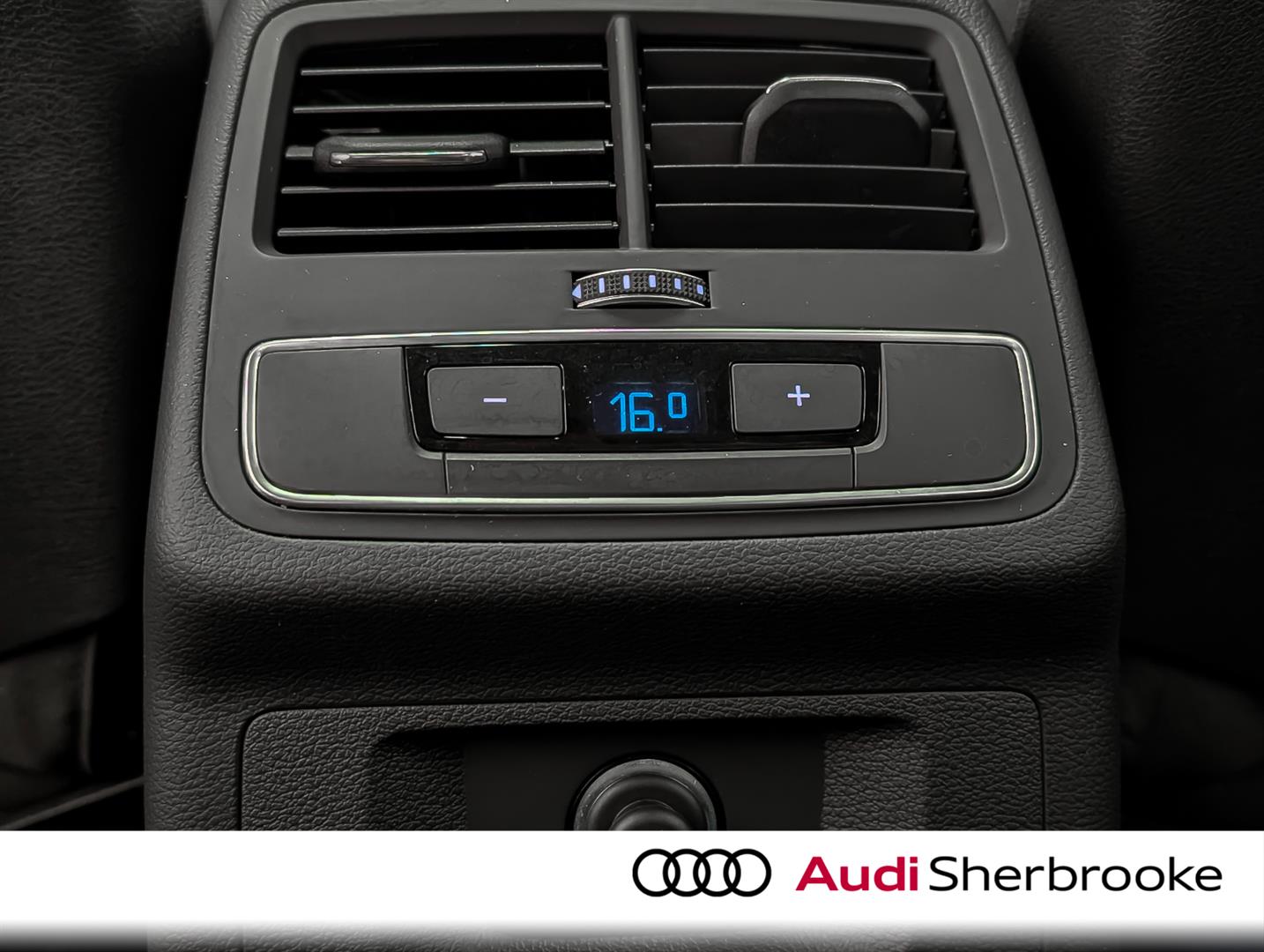 audi A4 Sedan 2023 - 12