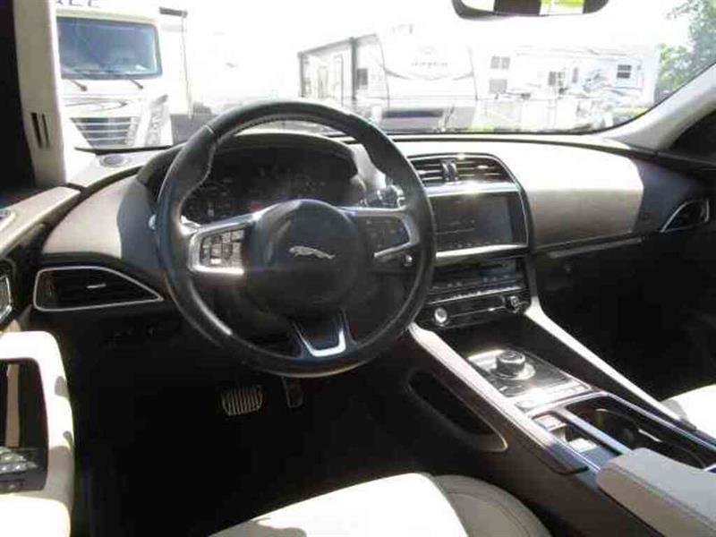 jaguar F-PACE 2019 - 29