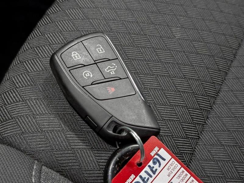 chevrolet Silverado 1500 2024 - 25