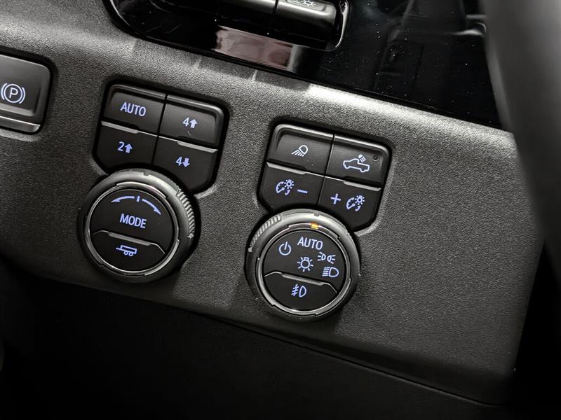 chevrolet Silverado 1500 2023 - 23