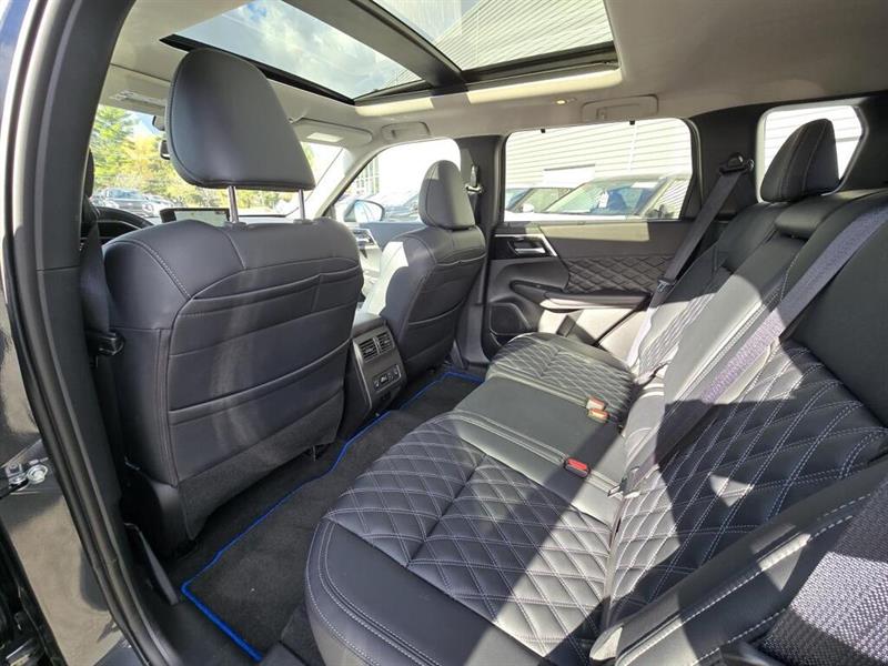 mitsubishi Outlander rechargeable 2024 - 12