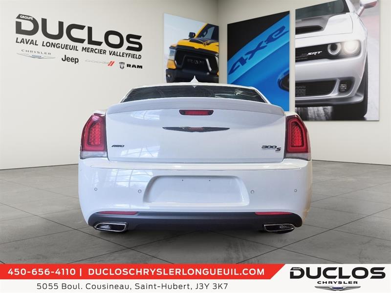 chrysler 300 2023 - 7