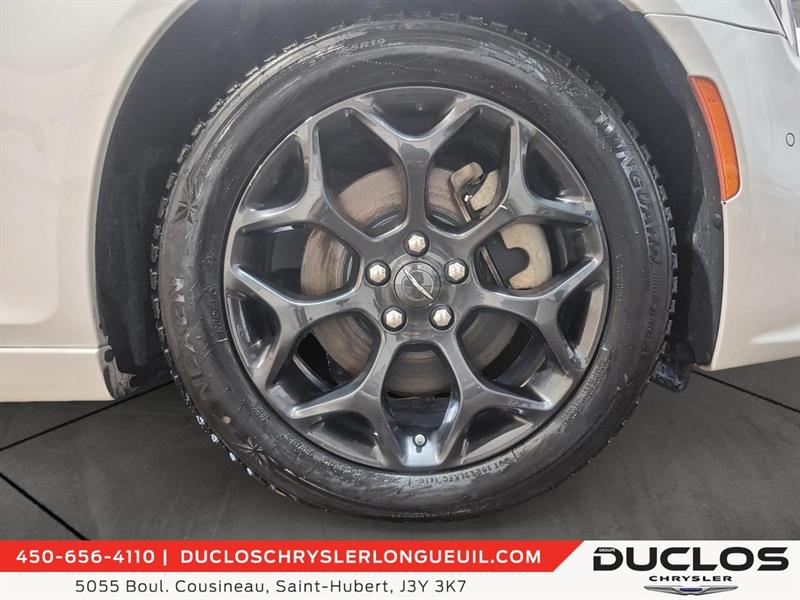 chrysler 300 2023 - 10