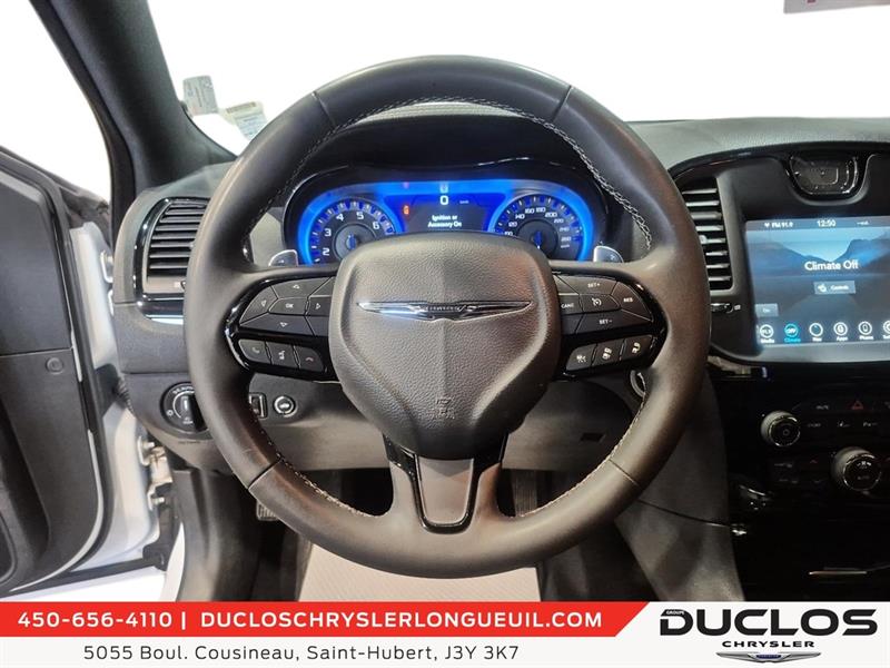 chrysler 300 2023 - 15