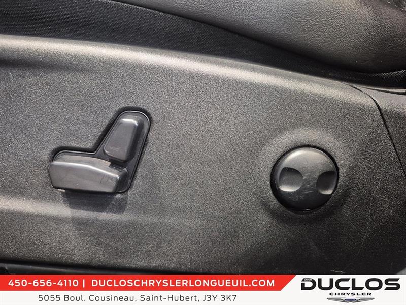 chrysler 300 2023 - 16