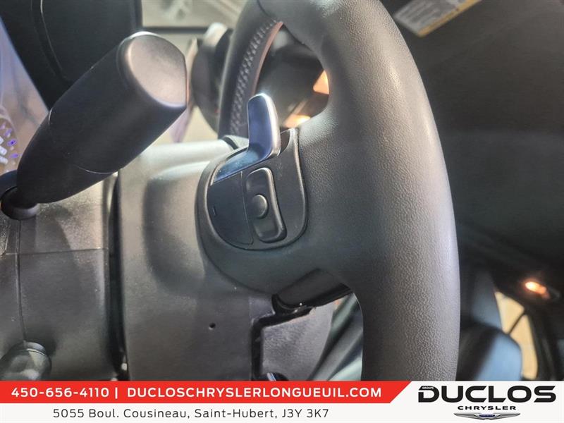 chrysler 300 2023 - 17