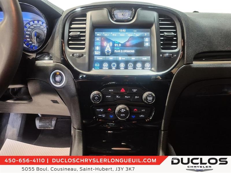 chrysler 300 2023 - 22