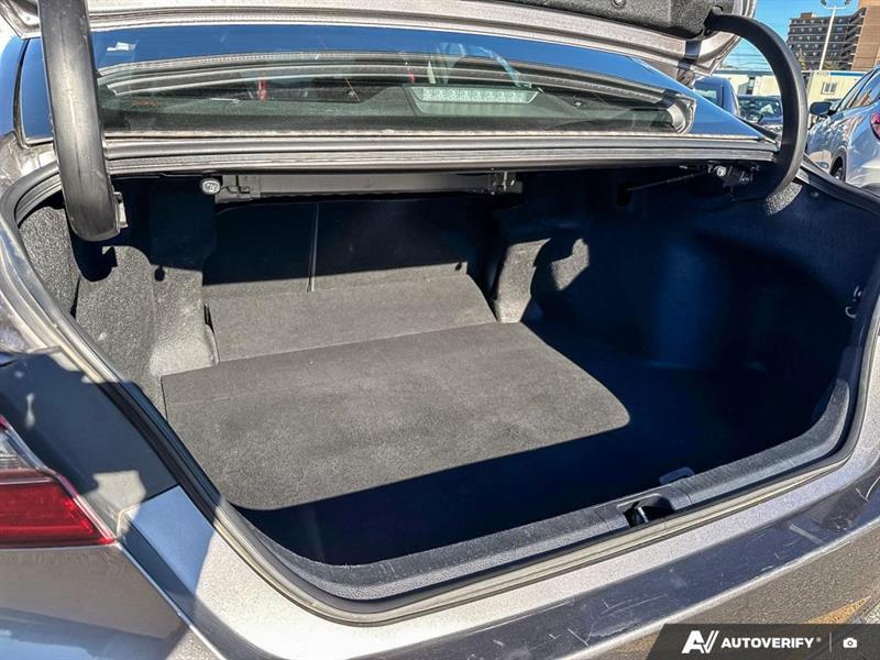 toyota Camry 2022 - 11