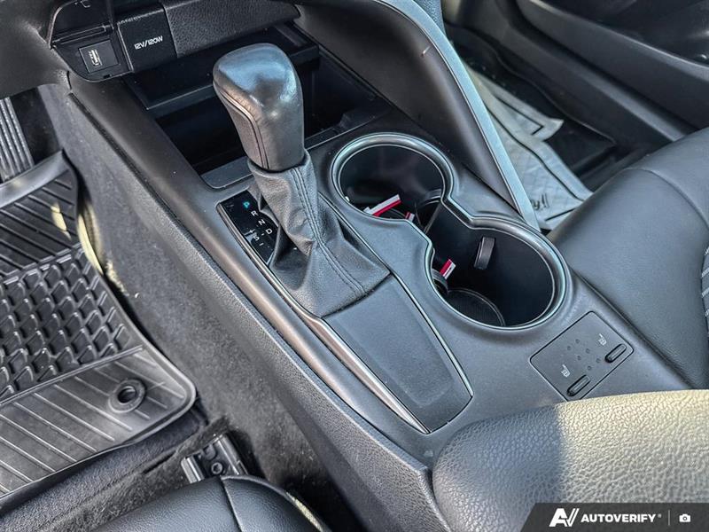 toyota Camry 2022 - 17