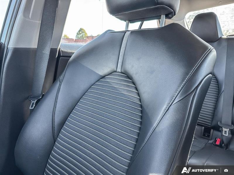 toyota Camry 2022 - 19