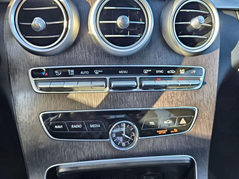 mercedes-benz C300 2020 - 17