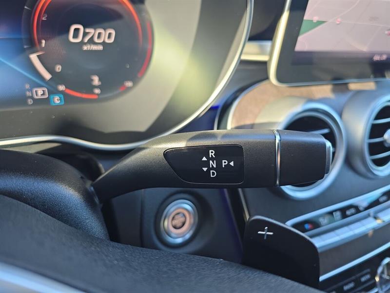 mercedes-benz C300 2020 - 22