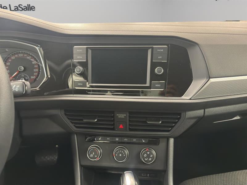 volkswagen Jetta 2021 - 16