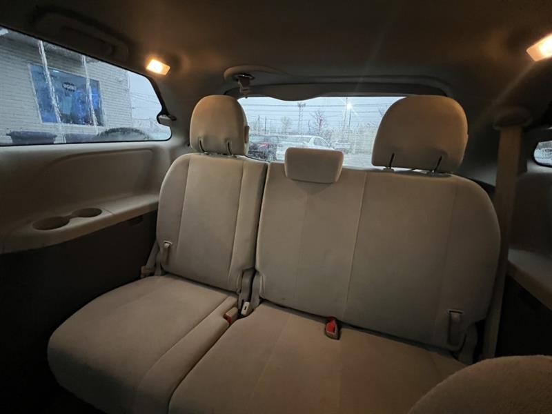 toyota Sienna 2012 - 25