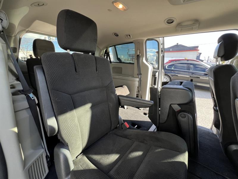 dodge Grand Caravan 2016 - 24