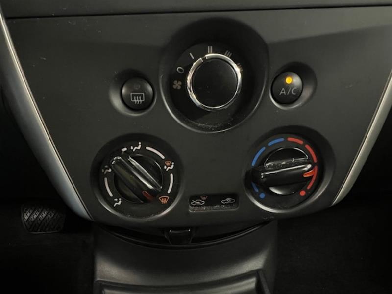 nissan Versa Note 2015 - 13