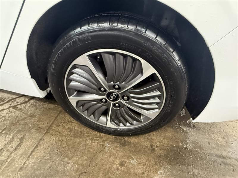 hyundai Ioniq hybride rechargeable 2020 - 21