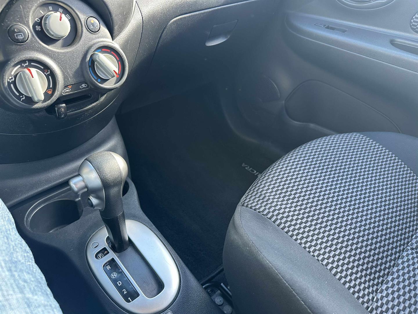 nissan Micra 2017 - 11