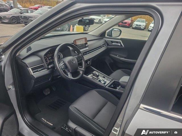 mitsubishi Outlander 2022 - 16