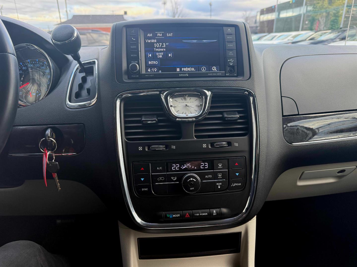 chrysler Town - Country 2016 - 18