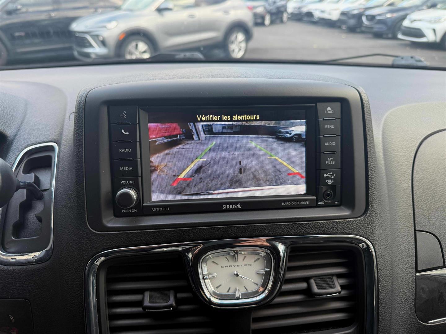 chrysler Town - Country 2016 - 19