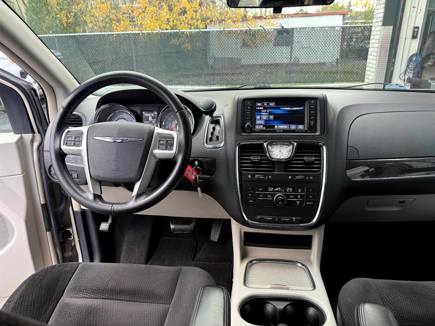 chrysler Town - Country 2016 - 29