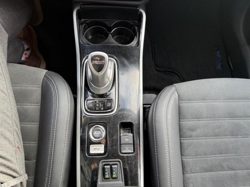 mitsubishi Outlander PHEV 2020 - 16