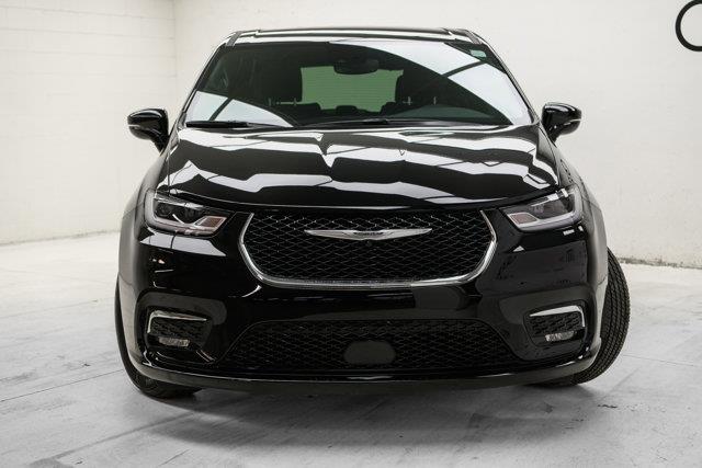 chrysler Pacifica 2025 - 2